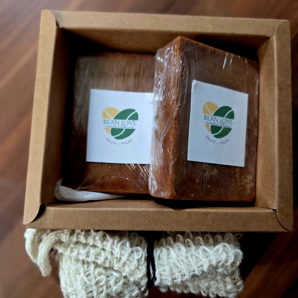 Turmeric Kape! Floral Soap Gift Set with Exfoliating Bag - Picture 2 of 2